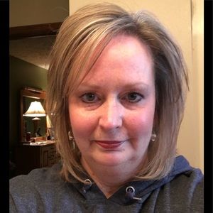 Meet your Posher, Leslie